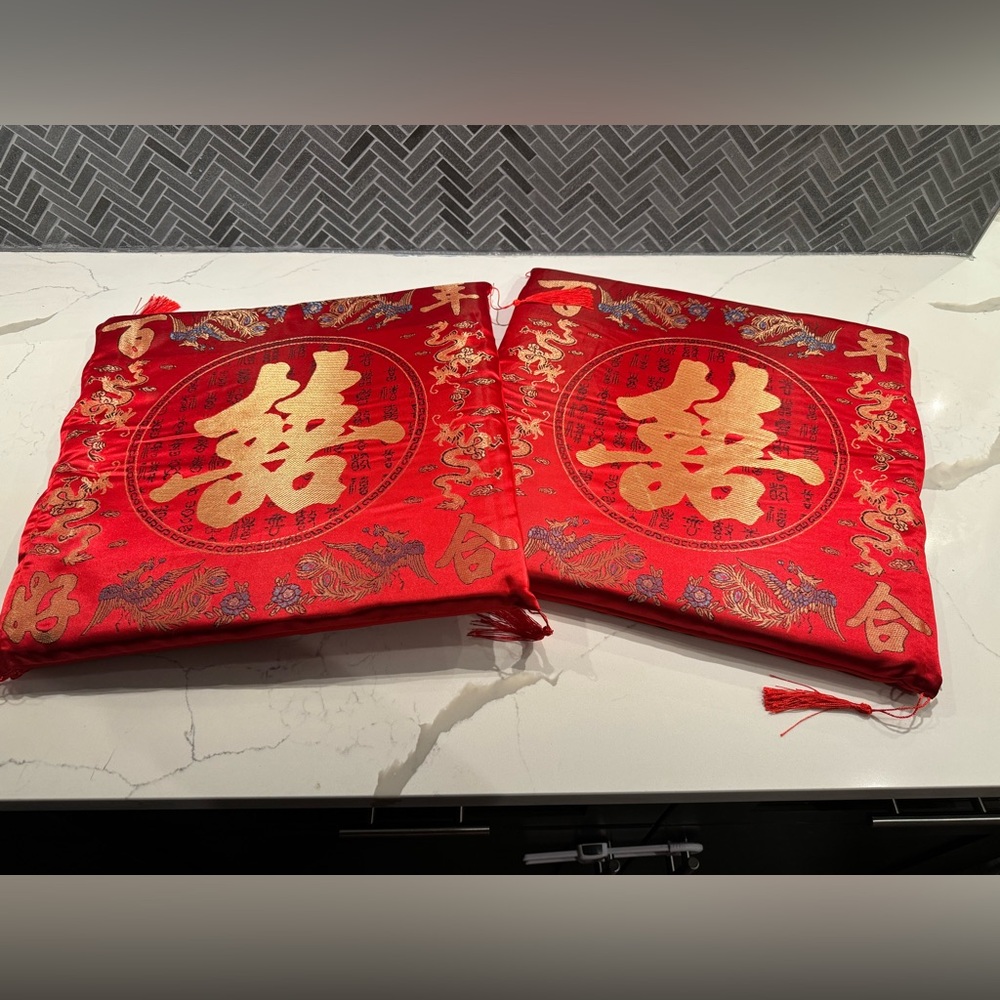CHINESE ASIAN RED PILLOWS KNEELING DECORATIVE WEDDING